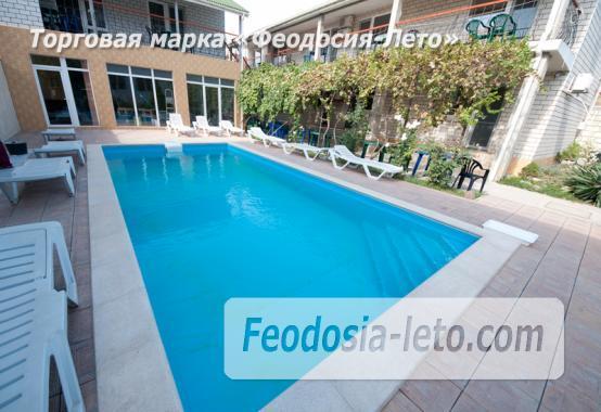 Мини гостиница с бассейном в Феодосии на улице Фестивальная - фотография № 1