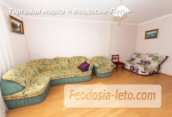 Уютная 2‑комнатная квартира на 4‑м этаже в Феодосии (бульвар Старшинова, 12): панорамный вид, застеклённый балкон, автономное отопление. Рядом — море (8 мин), набережная, Комсомольский парк, рынок. Заселение сразу. - фотография № 8