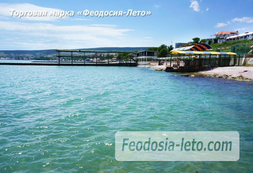 Пляж Ай-Петри, рядом с кафе Суворинские камни в Феодосии - фотография № 20