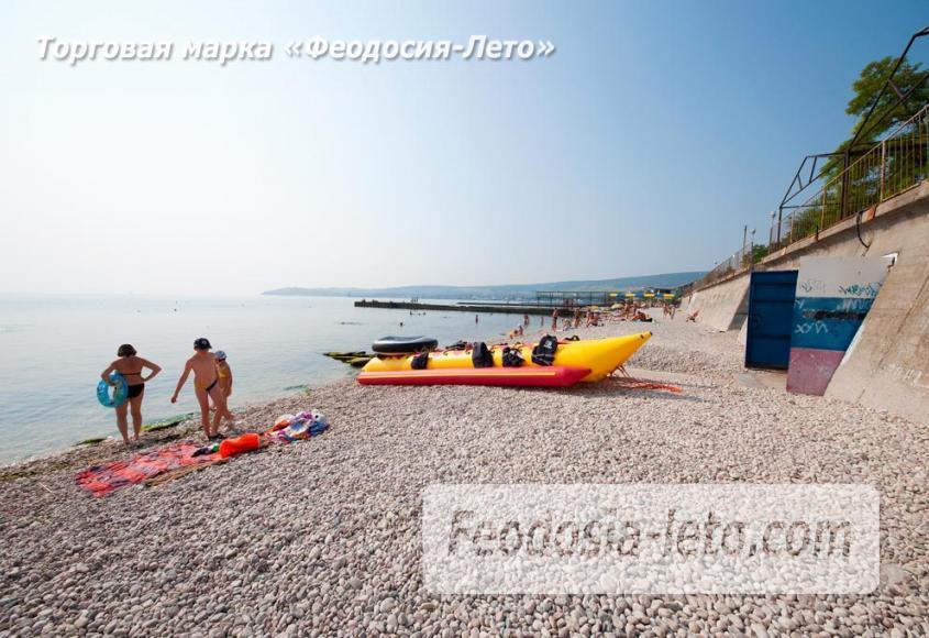Пляж Ай-Петри, рядом с кафе Суворинские камни в Феодосии - фотография № 12