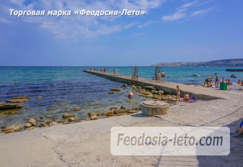 Пляж Ай-Петри, рядом с кафе Суворинские камни в Феодосии - фотография № 4