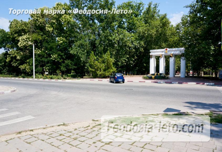 Комсомольский парк в Феодосии - парки города - фотография № 1