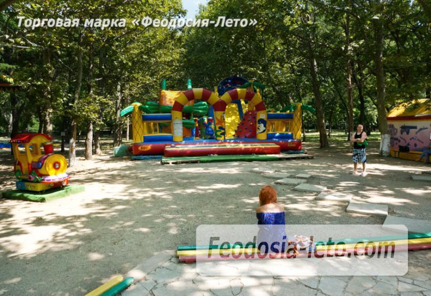 Комсомольский парк в Феодосии - парки города - фотография № 11