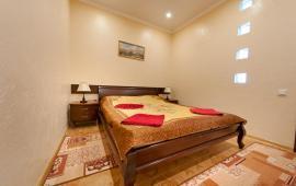 2 комнатная блестящая квартира в Феодосии, Черноморская набережная