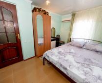 2-комнатный номер на 3 этаже в мини гостинице в Феодосии на улице 3-го Интернационала - фотография № 2