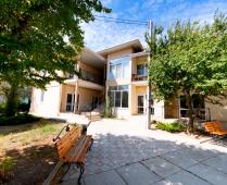 Домики на Золотом пляже в Феодосии в 50 метрах от моря - фотография № 2