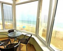 С кухней на берегу моря эллинг в Феодосии с видом на море из 3-х комнат - фотография № 2